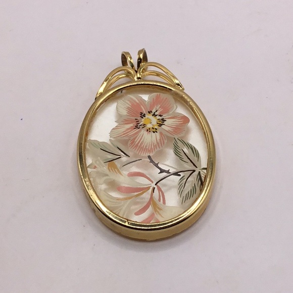 Vintage Jewelry - Vintage Floral Picture Country Gold Tone Vintage Pendant for Necklace
